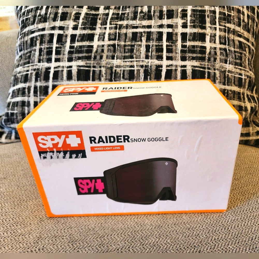 Spy Optics Raider Neon Pink Snow Goggles, NWT in a box, MSRP $110
